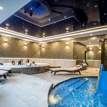 Hotel Palac Poledno Kültér fotó