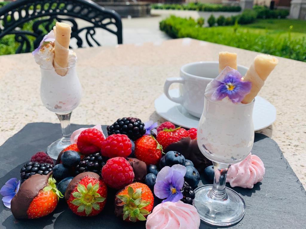 Hotel Palac Poledno Kültér fotó