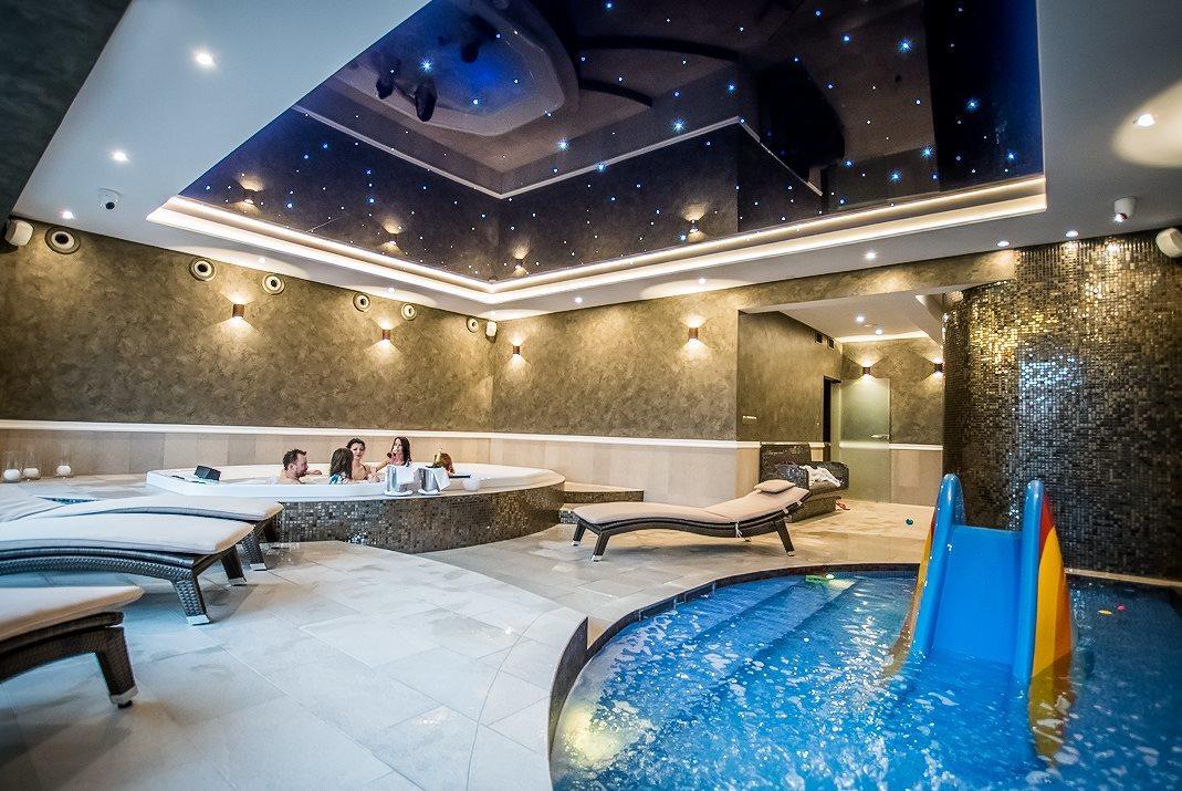 Hotel Palac Poledno Kültér fotó